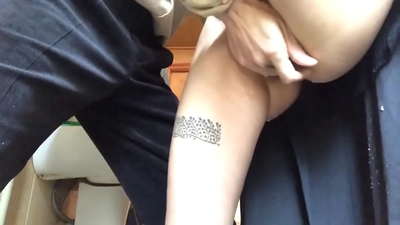 ကျောင်းရေချိုးခန်းထဲမှာ ဖြုန်းတီးပစ်တာ၊ တကယ့်အမြှုပ်ထတဲ့ အော်ဂဇင်တစ်ခု - ငါ့ဆရာက အကောင်းဆုံးလုပ်ခဲ့တယ်။